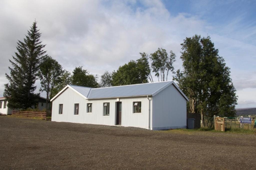 Finnsstaðir Holiday Home with Hot tub — 2
