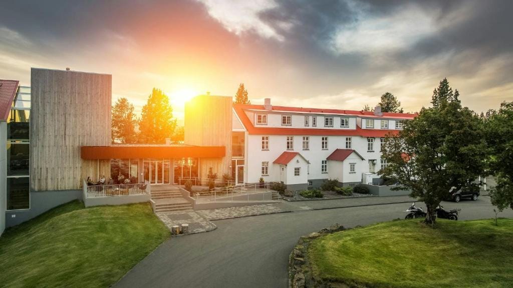 Gistihúsið - Lake Hotel Egilsstadir