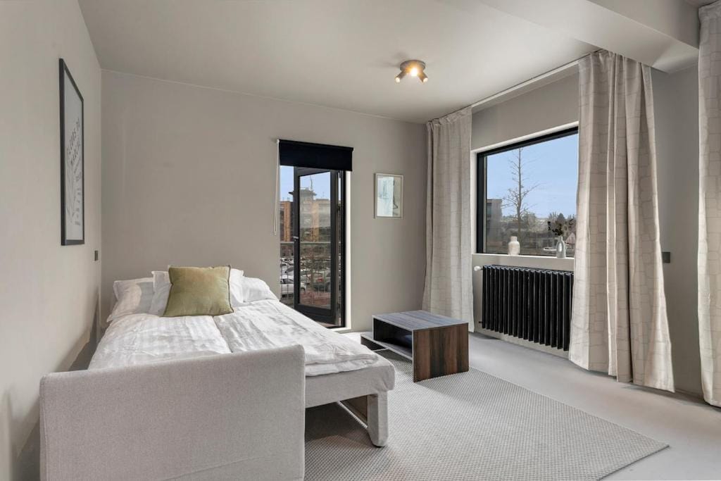 Newly renovated apartment by the sea in Hafnarfjörður — 2