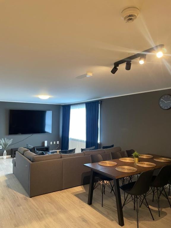 IQ Apartments 2 — 5