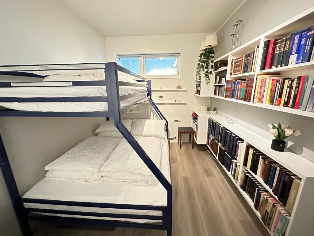 Modern 2 bedroom apartment in Kópavogur — 2