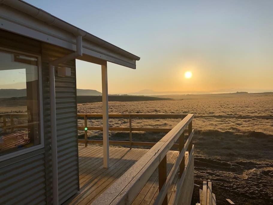 EYVÍK Cottages - Private HOT TUB! — 1